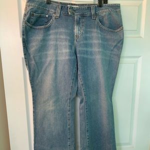 Levis 542 Flare Jeans, Women’s Sz 18M, New!!